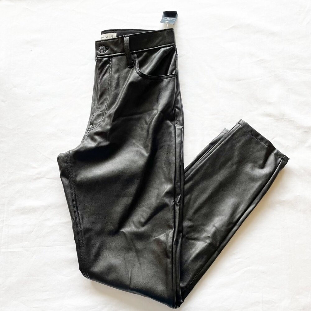 NEW Women’s / Teen’s Abercrombie & Fitch Black Faux Leather Pants size 29 Long